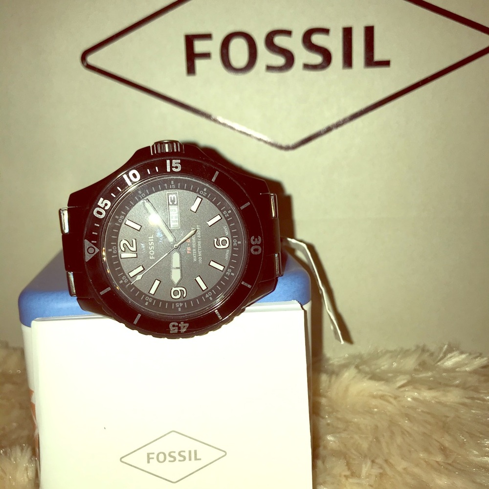 Fossil watch 💯% Authentic Brand new with tags 🏷